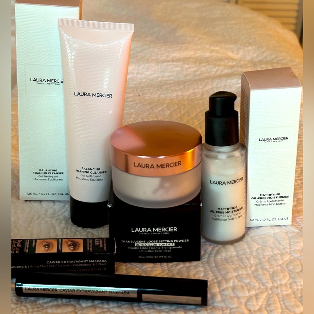 Lot of Laura Mercier: Cleanser, Moisturizer, Setting Powder (Rose), Mascara